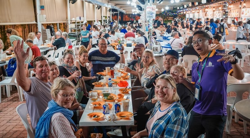 Singapore Street Food & Night Tour  (3.5Hours)